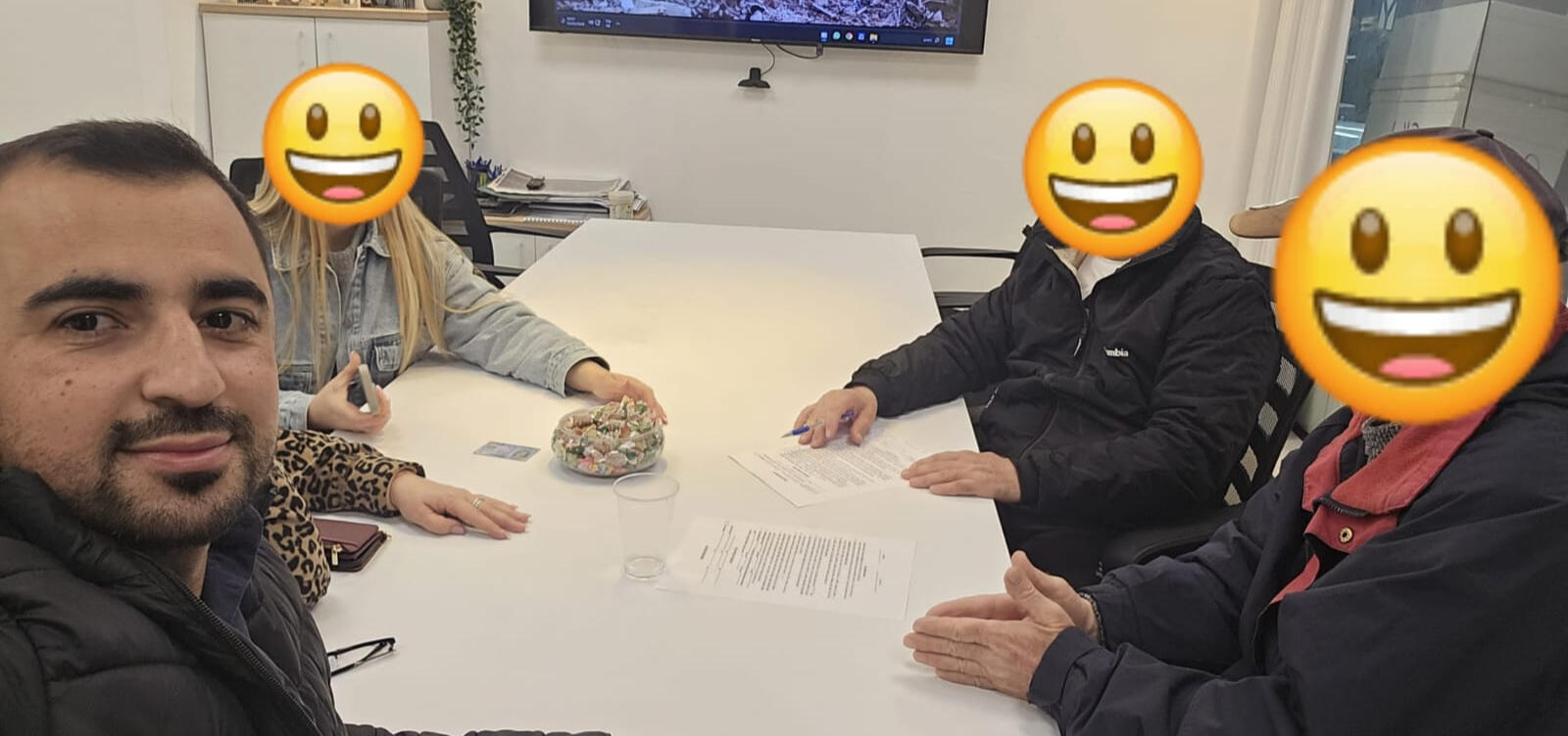 איזה כיף לחבר בין אנשים לבתים. זה עושה אותי מאושר